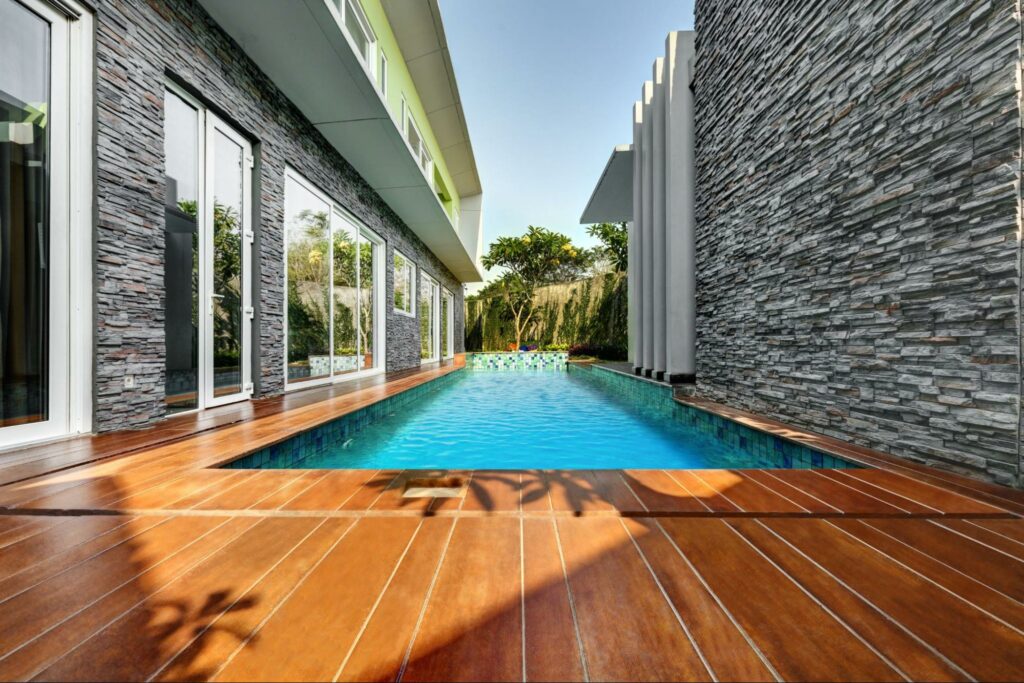 Conwood Deck Solusi Modern untuk Aplikasi Lantai Dekorasi Interior dan Eksterior Rumah Anda (4)